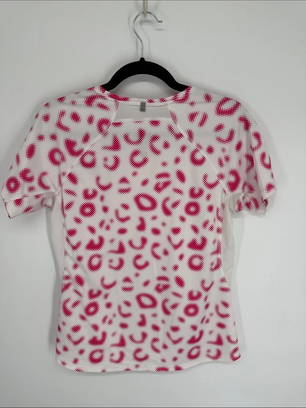 Nike Fit Dry Women’s Athletic Shirt White Pink Cheetah Print Size Medium (8-10)